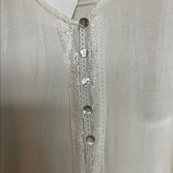 POL size Large White Three Button Lace Sleeveless Open Front Soft Blouse - Picture 3 of 9